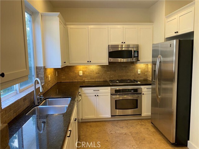 Building Photo - 11851 Laurelwood Dr