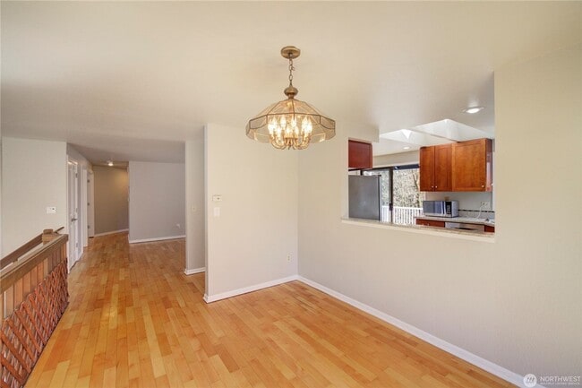 Building Photo - 3bd/2.5ba Bellevue House