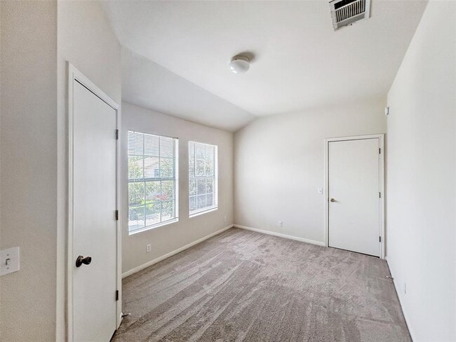 Building Photo - 4712 Lake Champlain Ln