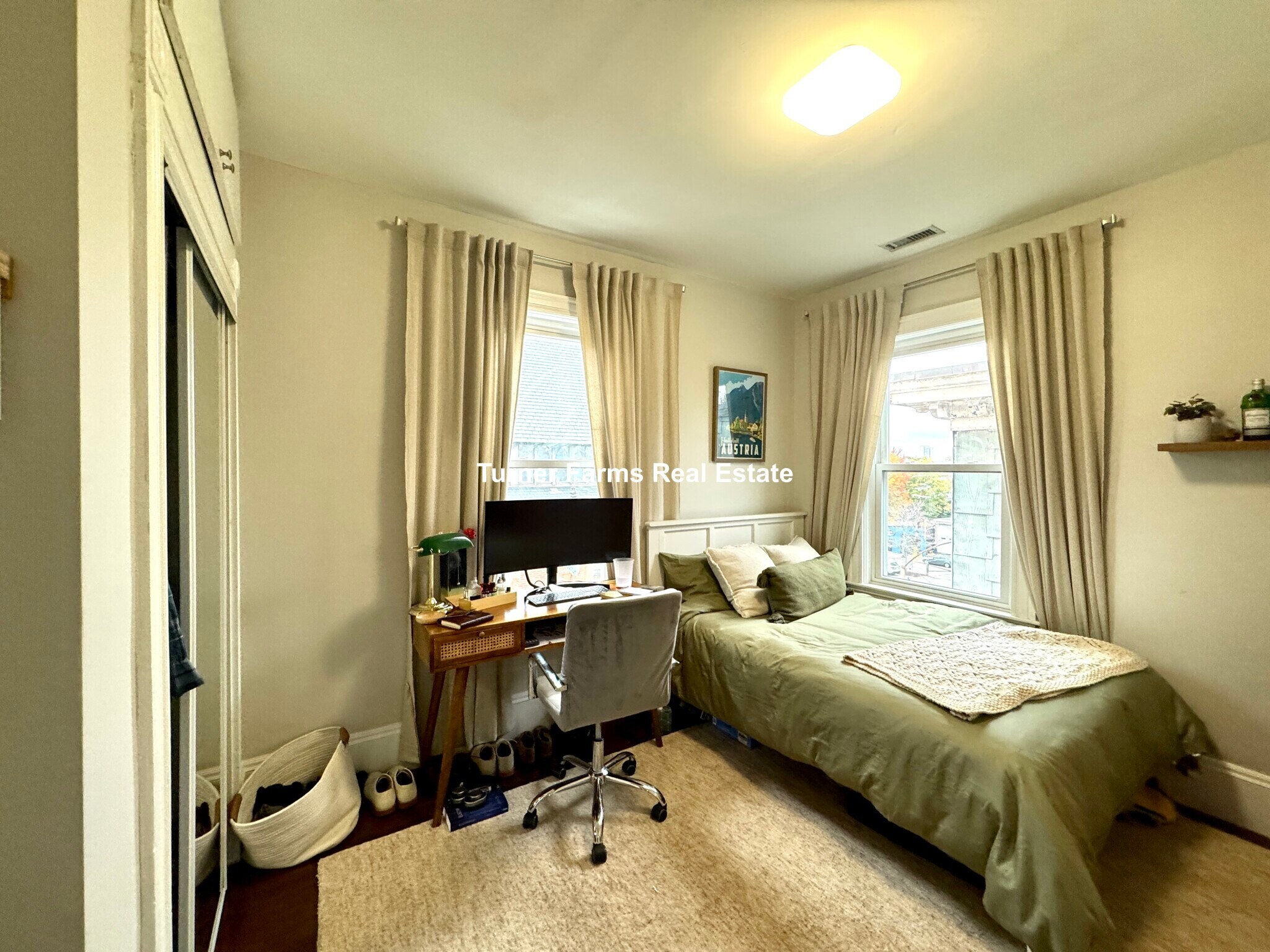 Building Photo - 724 Parker St