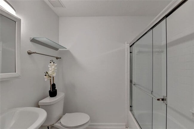 Building Photo - 2 Bedroom 2 Bath in Buckhead