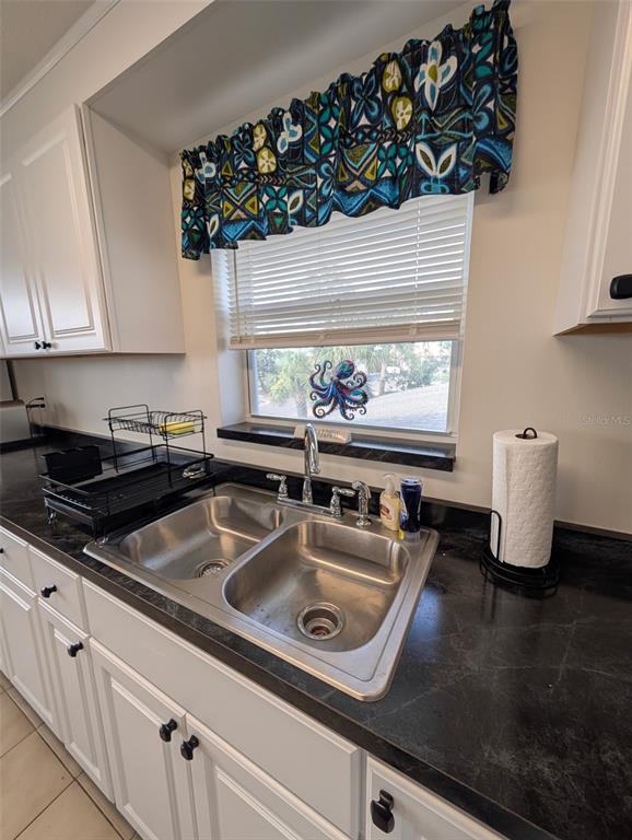 Building Photo - 402 Auburn Dr