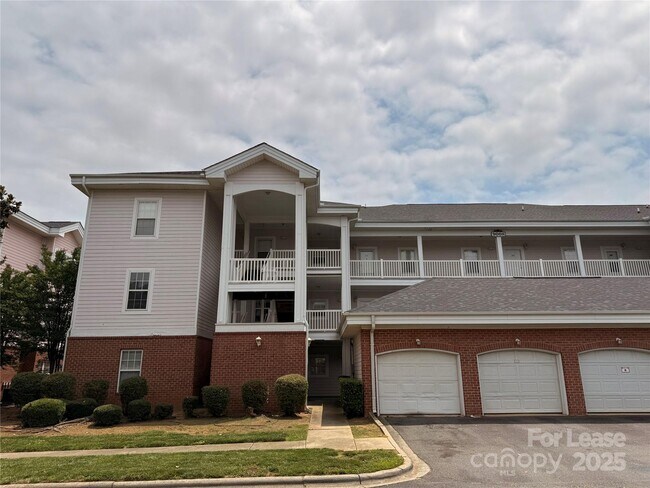 Primary Photo - 9020 Meadow Vista Rd