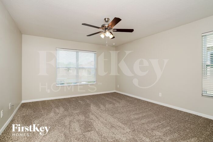 Building Photo - 4877 Rockvale Dr