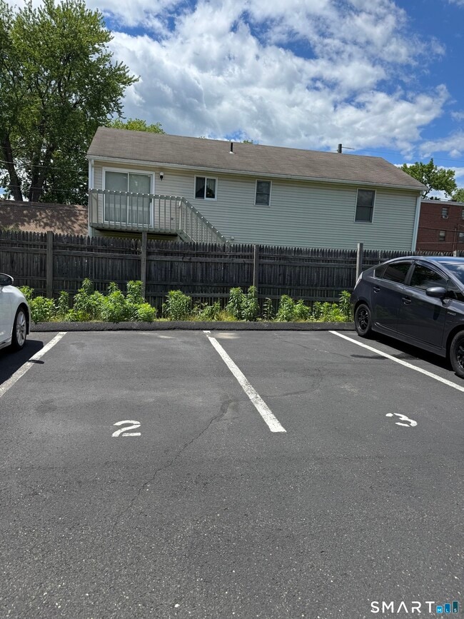 Building Photo - 90 Kibbe St