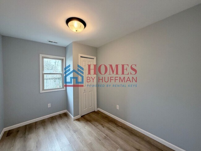 Building Photo - Three Bedroom House | Now Available