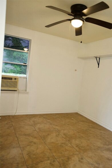 Building Photo - 6741 Ave E
