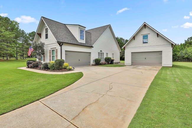 Building Photo - Rare Rental In Bradshaw Farms! Ranch on 1.6 Acres in Lake/Playground Subdivision.