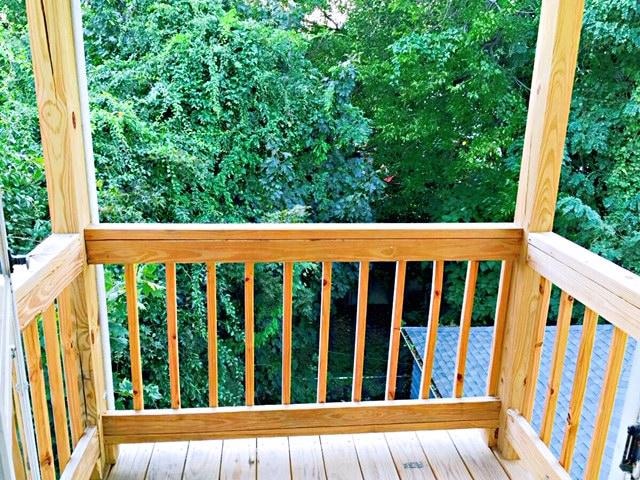 Building Photo - 105 Wilson St