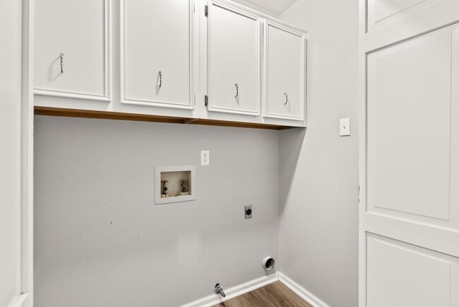 Building Photo - Maumelle Luxury Riverland Home