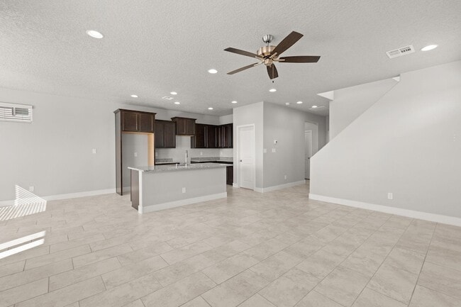 Building Photo - 4030 Silver Springs Road NE