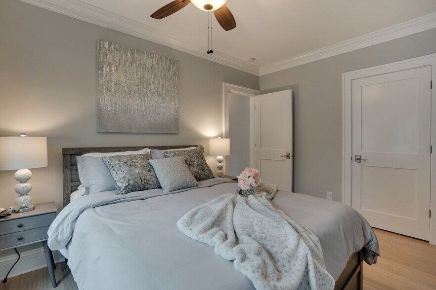 Bedroom 1 w/ in-unit washer and dryer, - 3432 24th Ave S
