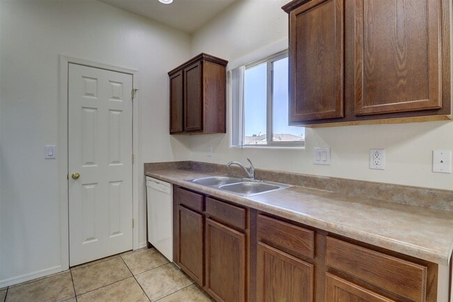 Building Photo - 7750 Spouse Dr