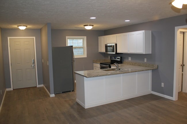 Building Photo - 165-167 Oak St