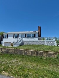 Building Photo - 61 Hilltop Ave