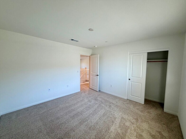 Building Photo - 21600 Thomas Ct