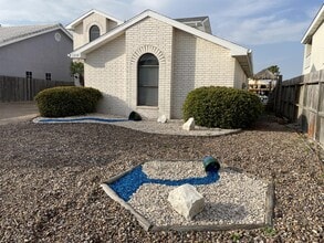 Building Photo - 13930 Dasmarinas Dr