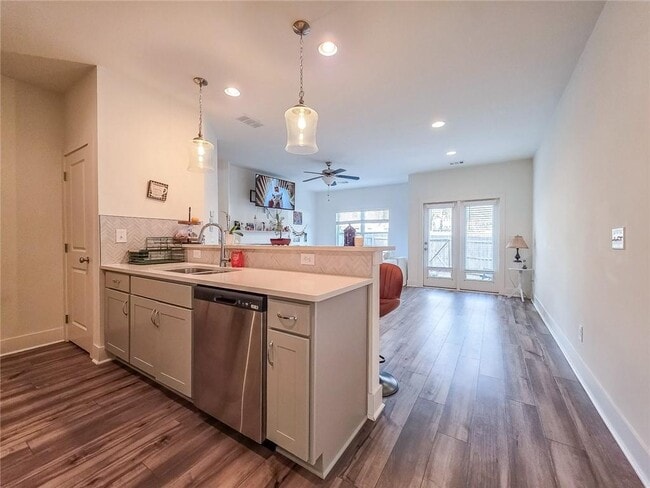 Building Photo - 5786 Calle Vis Dr