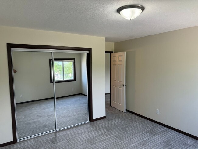 Building Photo - 3756 N Girard Ave