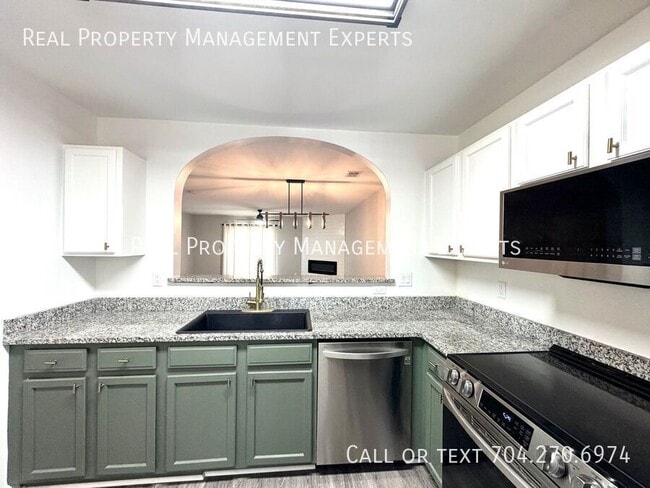 Building Photo - 3837 Glenlea Commons Dr