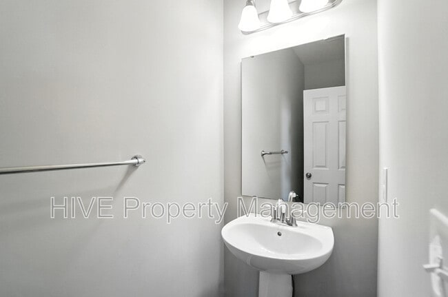 Building Photo - 6888 Lady Abigail Dr