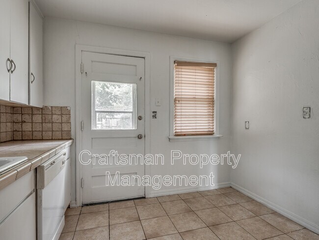 Building Photo - 1711 Brighton Ave