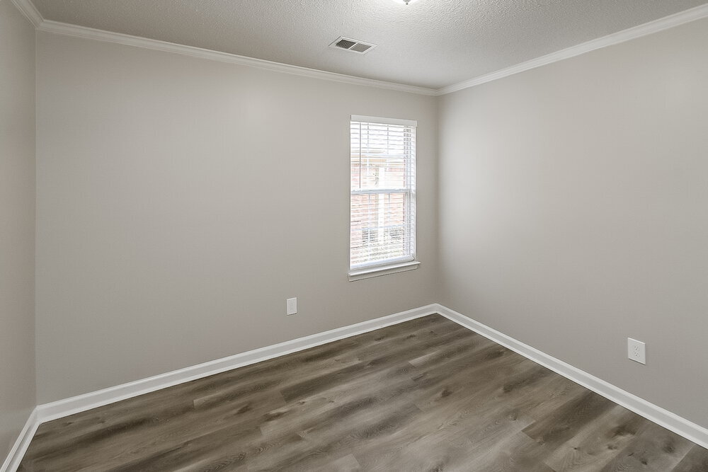 Building Photo - 8752 Cat Tail Dr