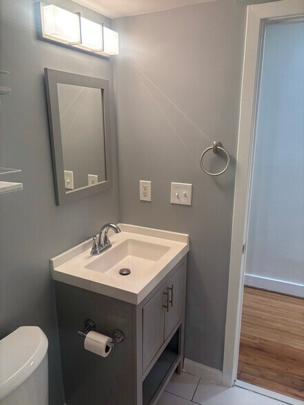 Building Photo - 2351 16th St SE