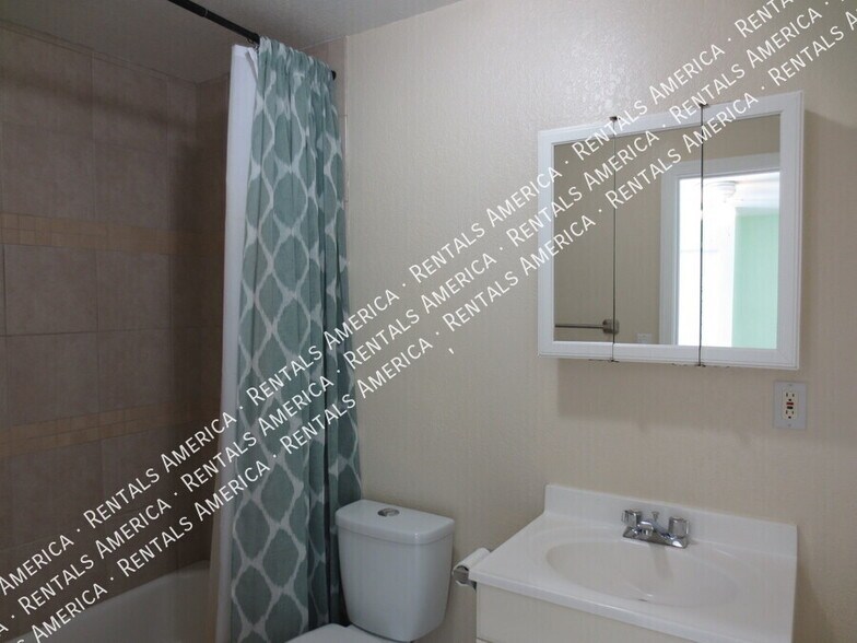 Building Photo - 13410 N 41st Pl