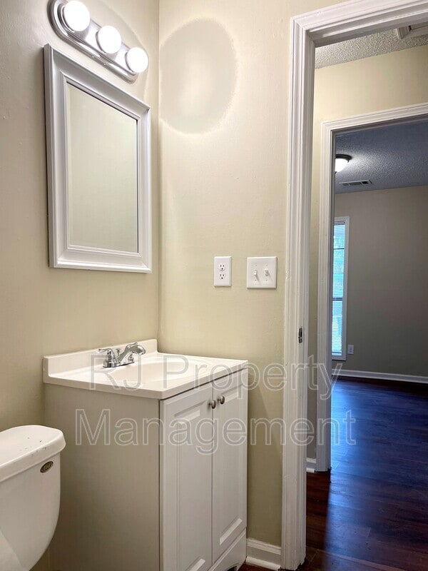 Building Photo - 5297 Breckenwood Dr