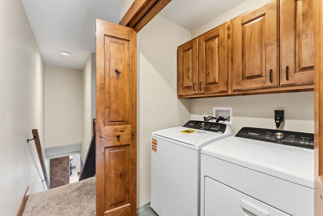 Building Photo - Breck 3-bedroom home with views! 12 month lease!