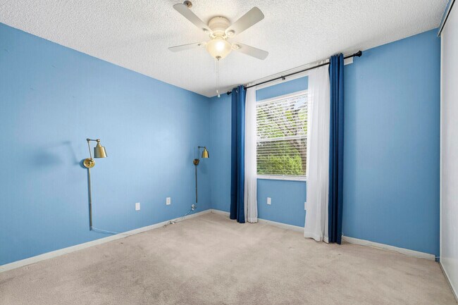 Building Photo - 5155 Europa Dr