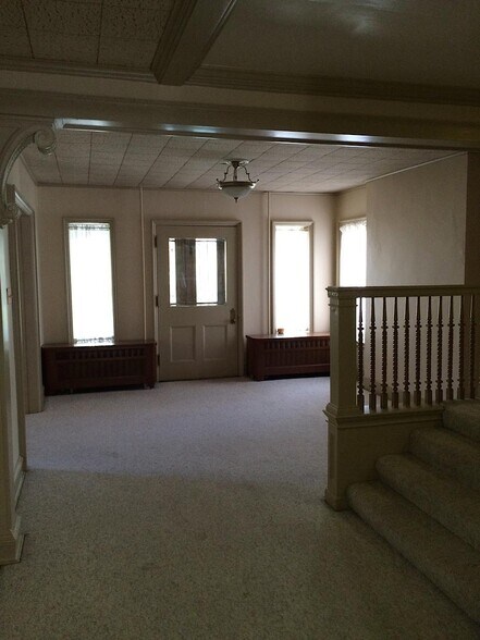 Front door foyer - 419 S Atlantic Ave