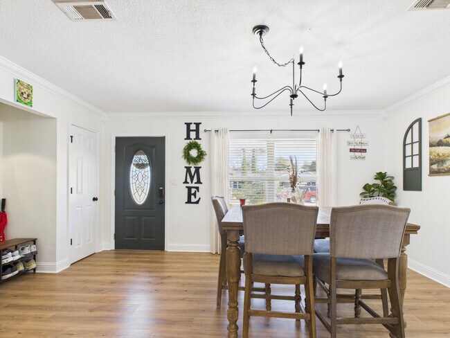 Building Photo - 38 Cape Dr NW