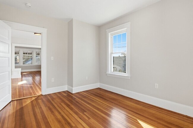Building Photo - 113 Minot St