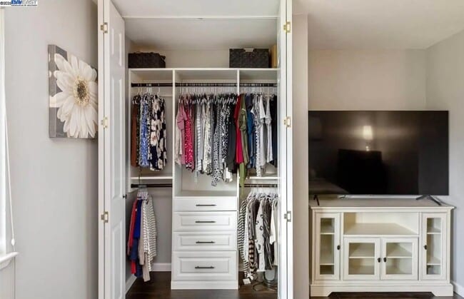 Building Photo - 1133 San Ramon Valley Blvd