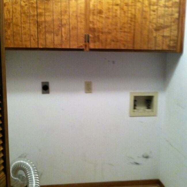 Building Photo - 273 Norman Dr