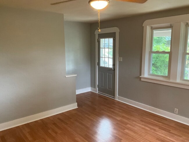 Building Photo - Charming, Character-Filled 2 Bedroom in Br...