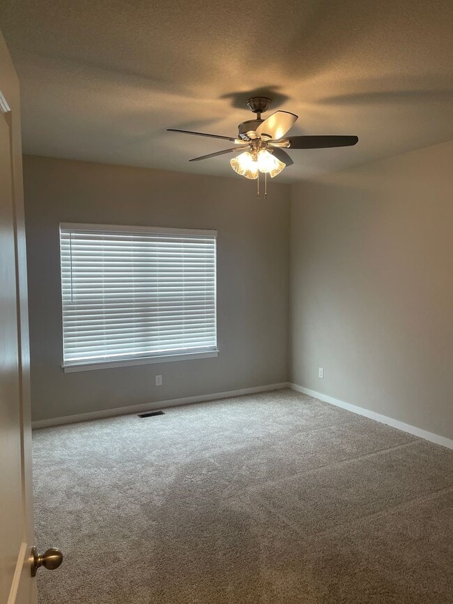 Building Photo - Spacious recently built home just west of Waukee!