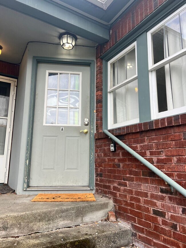 Building Photo - 2232 Rainier Ave