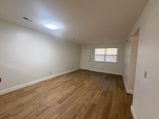 Building Photo - 428 Kays Ln