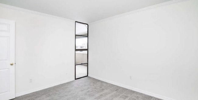 Building Photo - 2227 Canyon Blvd