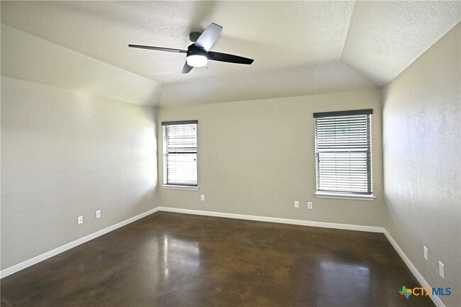 Building Photo - 2207 Hazelwood Dr