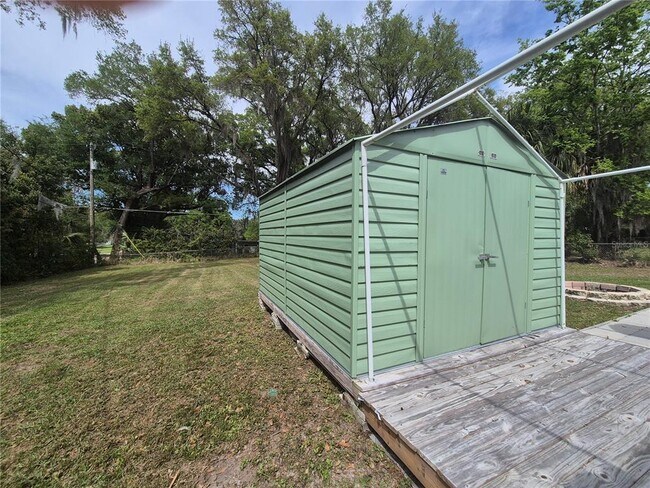 Building Photo - 1137 NE 9th St