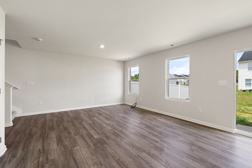 Building Photo - 336 Jackson Way