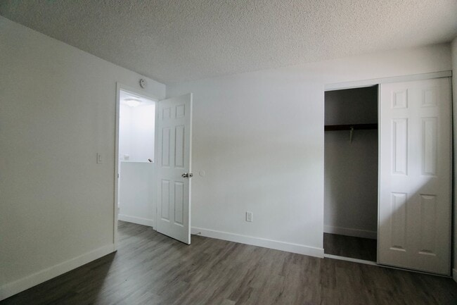 Building Photo - 5111SW Unit A-D