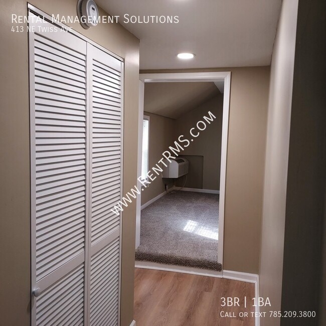 Building Photo - 413 NE Twiss Ave