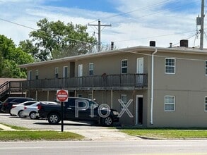 Building Photo - 1411 S Broadway St