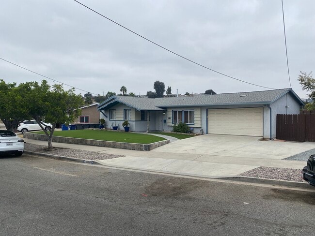 Building Photo - 1051 Osage Dr
