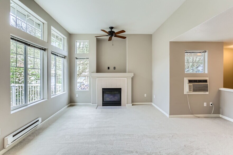 Building Photo - 14700 SW Sandhill Loop